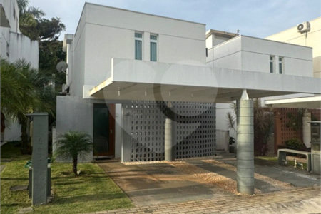 Indaiatuba- Vila Aurora -Condomínio Palm Tree Residence -Venda e Locação - R$ 7.000,00 - condominio - R$ 877,44- IPTU - R$ 211,64 - Pavimento Térreo: Sala de estar, sala de jantar, wc, cozinha, área de serviço, despensa. Pavimento Superior: Suíte com varanda e closet, 02 dormitórios e wc.social