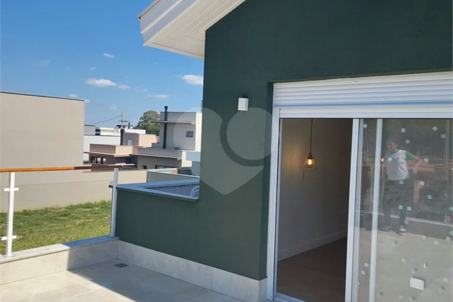 Sobrado recém-construído com 3 dormitórios em condomínio fechado em Piracicaba-SP.