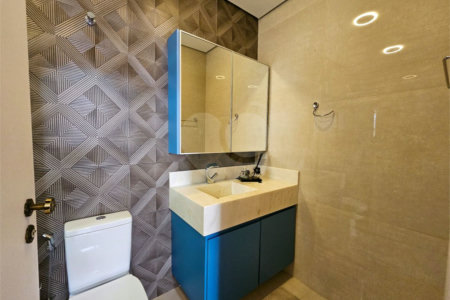 Casa térrea em Atibaia com 3 dormitórios (2 suítes), piscina, espaço gourmet, condomínio fechado
