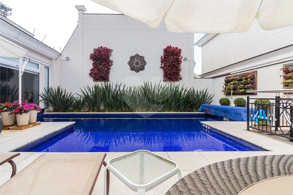 Casa em condomínio, 4 suites, piscina privativa no Jd. Floresta - zona norte - SP.