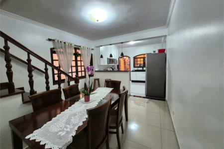 Sobrado à venda com 3 quartos, sendo 1 suíte, em Jardim Sarah, São Paulo, SP