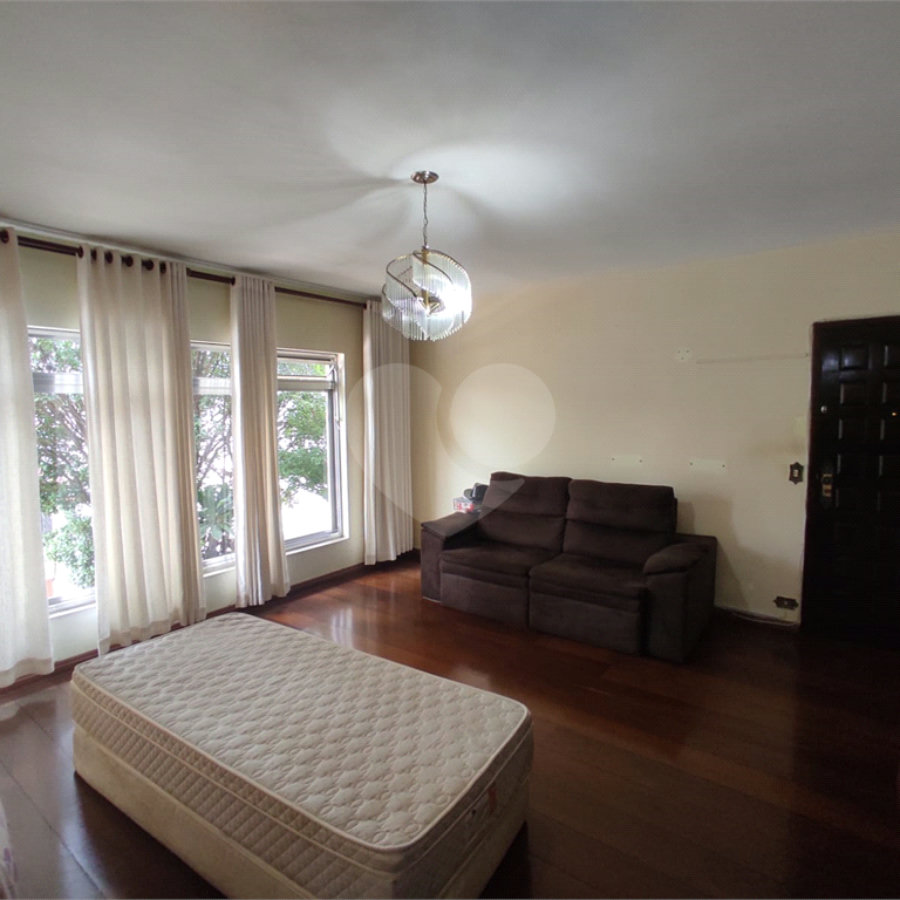 Casa Térrea á venda em ótima localização na Vila Galvão, Guarulhos.
