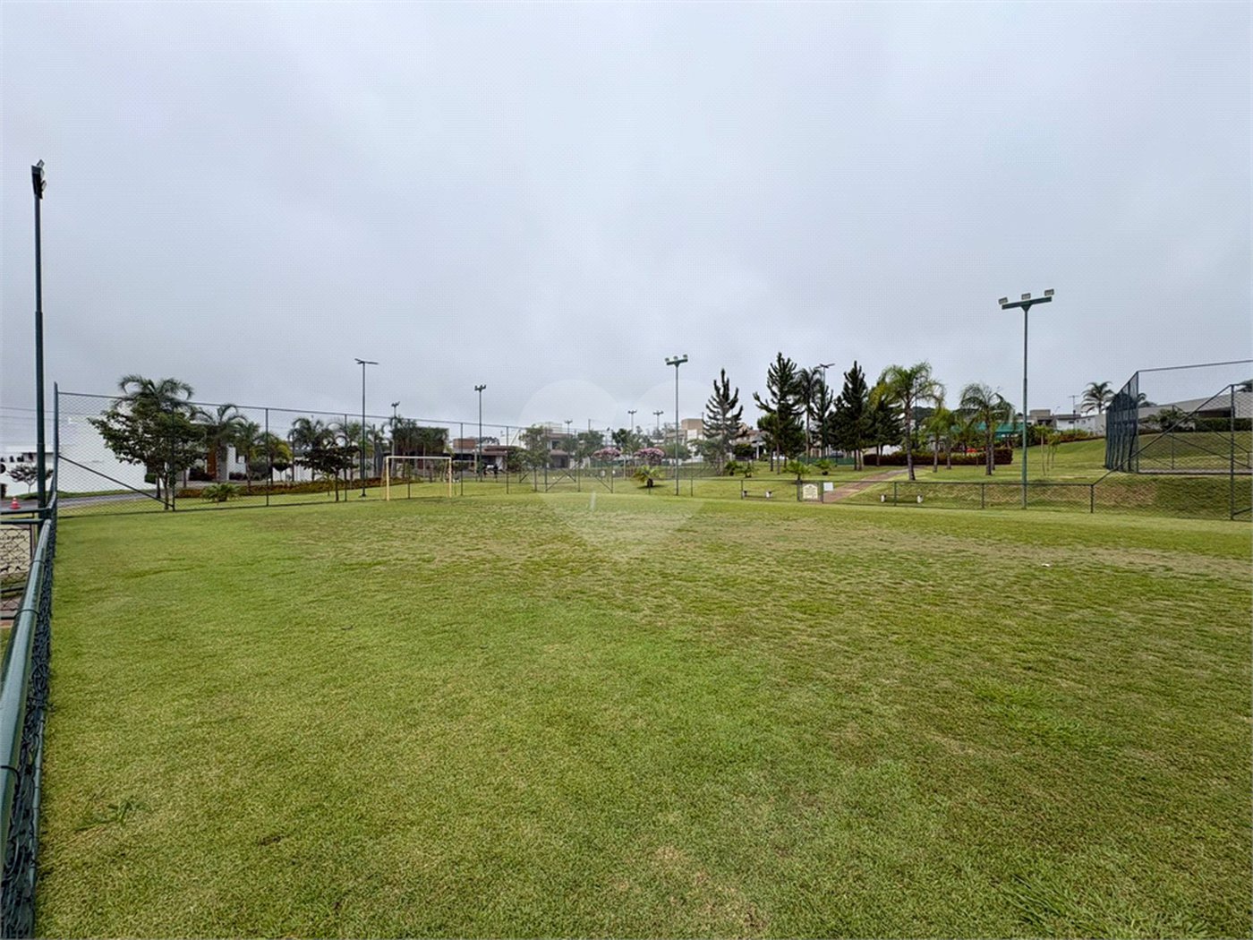 Lote à venda no Condomínio Village Damha IV