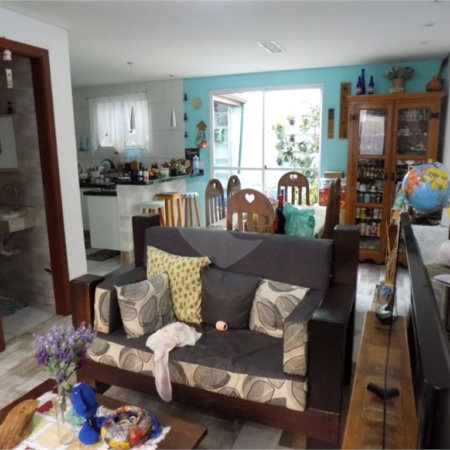 Casa em condomínio fechado - Saúde
