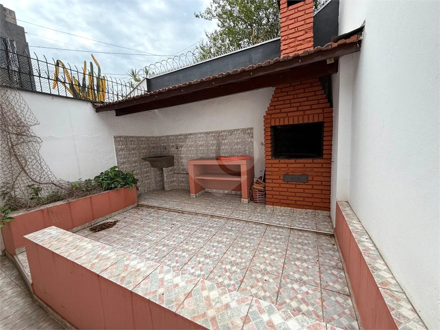 Excelente Casa de Esquina na Vila Monteiro – Oportunidade para Moradia ou Comércio