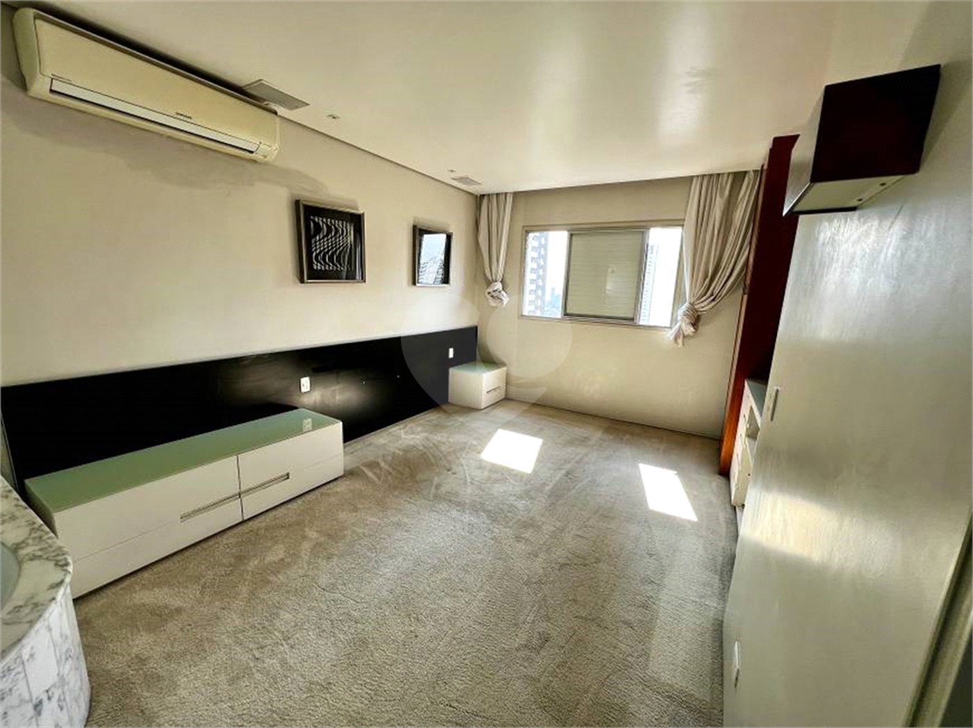 Apartamento de alto padrão à venda no Campo Belo – 214 m² | 4 dormitórios | 3 suítes | 4 vagas