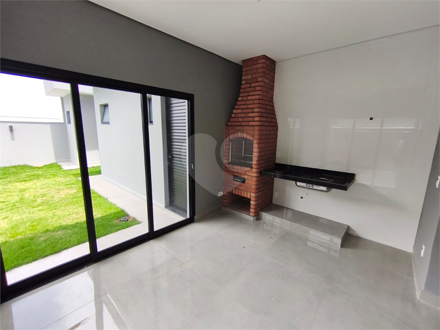 Casa 3 dormitórios 1 suíte, condomínio Faixa Azul.