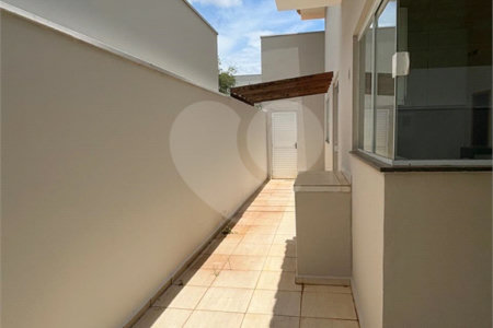 Vende-se casa no Village Damha II