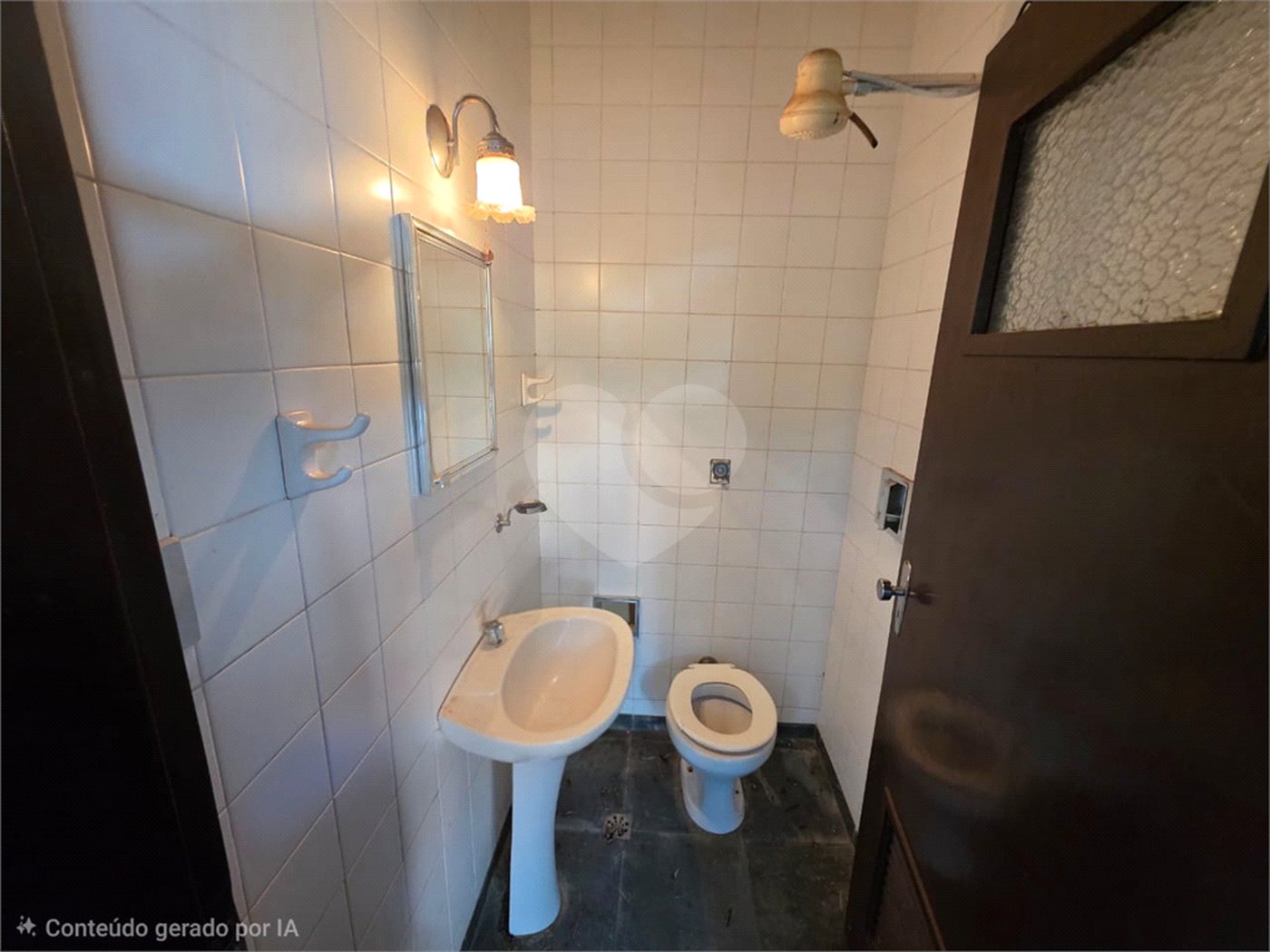 Casa Térrea 5 quartos bem localizada com piscina.