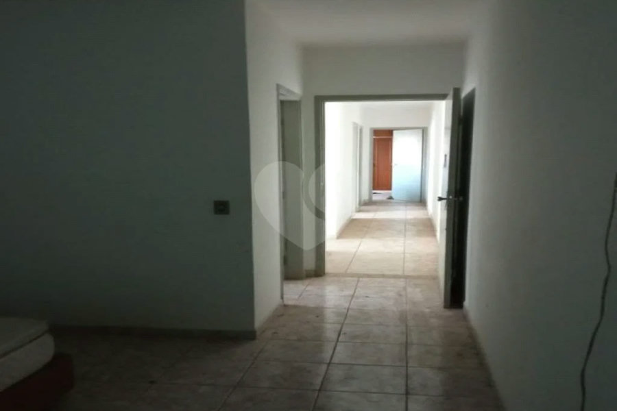 Exccelente imóvel totalmente reformado com 03 Dormts, 01 Suíte e 02 vagas.