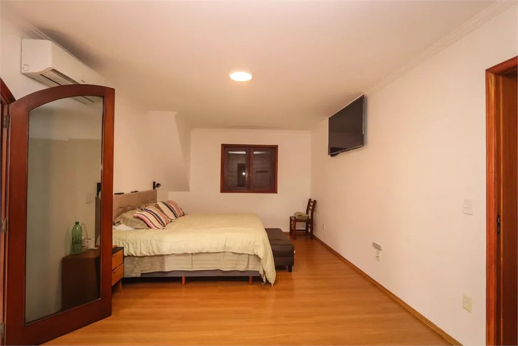Sobrado à venda com 5 quartos, sendo 1 suíte, em Vila Sônia, São Paulo, SP