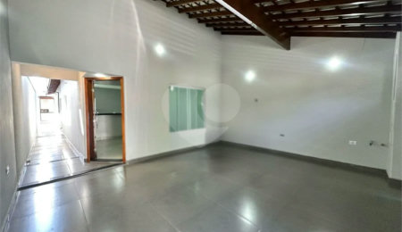 Casa à venda com 2 quartos, sendo 1 suíte,  em Jardim Nair Maria, Salto, SP