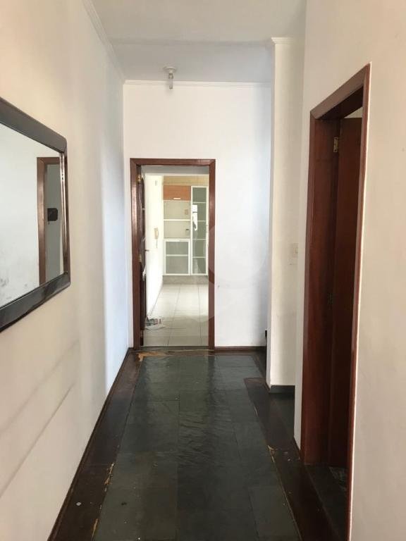 Sobrado imponente à venda no Jardim Leonor de Barros