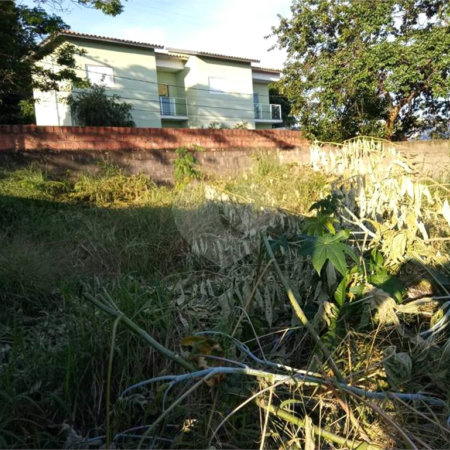 Terreno com 942,00 m² .