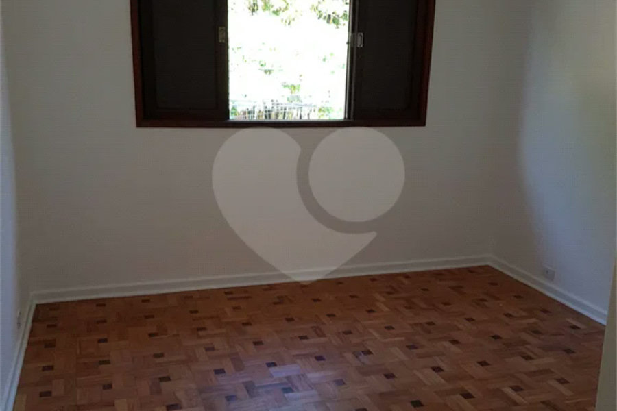 Sobrado à venda com 3 quartos, sendo 1 suíte, em Brooklin, São Paulo, SP