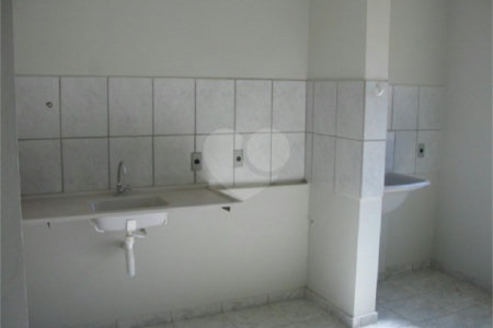 Apartamento no Condomínio Residencial Jardim das Torres.