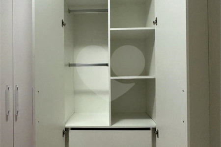 Apartamento MOBILIADO à venda. ÓTIMA OPORTUNIDADE!
