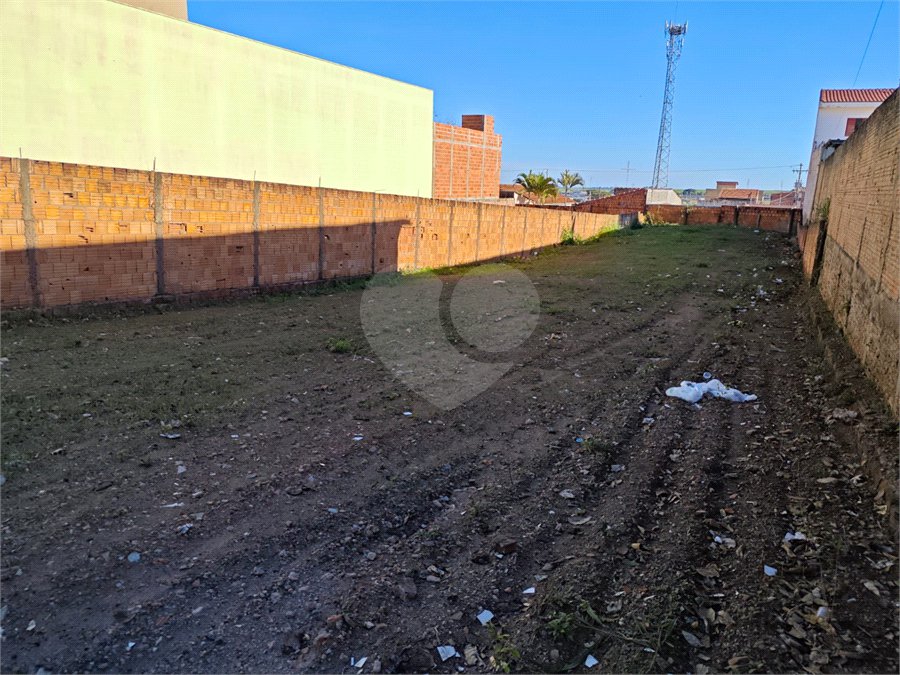 Oportunidade Comercial: Terreno de 525m² em Localização Estratégica no Parque Sissi!