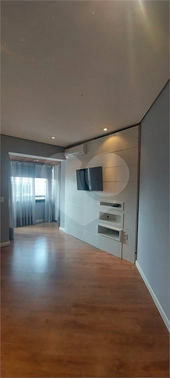 Apartamento à venda no Campo Belo de 245m² com 3 suítes e 3 vagas
