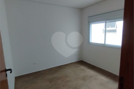 Sobrado à venda, 3 suítes, garagem, a 300 m do metrô Vila Matilde
