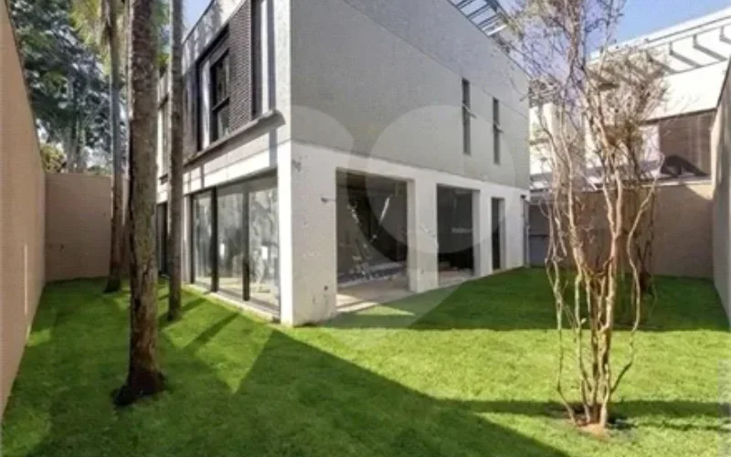 Casa em Condomínio 605M2, colado ao Clube Paineiras
