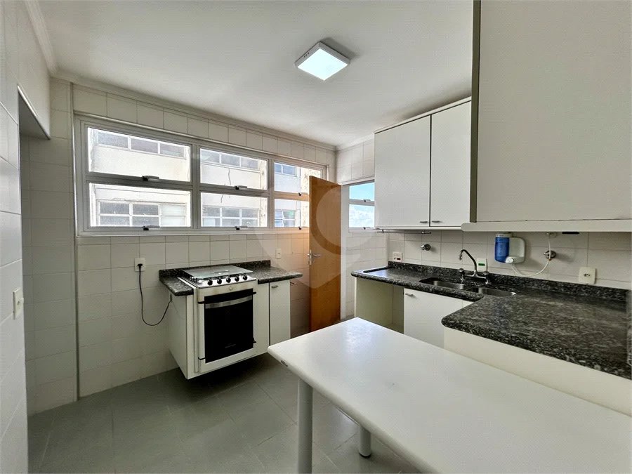 Apartamento de 105 m2, 3 dorms, 2 vagas livres em Perdizes