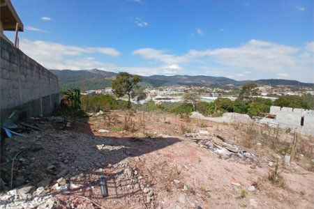 Terreno com 1000 m² à venda no Jardim Estância Brasil, com vista para a Pedra Grande