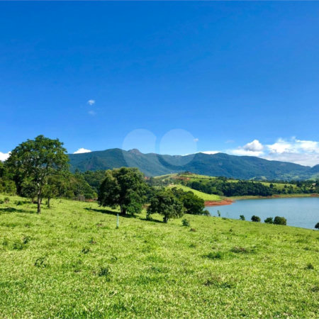 Terreno à venda no Centro, Joanópolis, SP