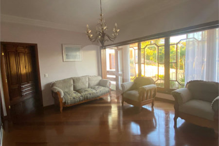 Casa à venda com 3 quartos, sendo 4 suítes, no condomínio Estância Marambaia, Vinhedo - SP