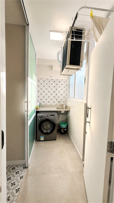 Exclusivo na Avenida Paulista: 121m², 2 Suítes e Vista Privilegiada em andar alto