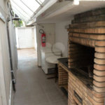 Lindo apartamento, muito bem conservado, com bom espaço interno.
