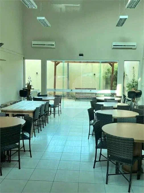 Indaiatuba - Condomínio Grand Ville - Apto mobiliado - Locação - R$ 3.000,00 - condominio - R$ 620,82 - IPTU - R$ 102,83- Apartamento 63m³ - 3 quartos - Apartamento semi mobiliado com ar condicionado - 1 quarto suíte. Inclui cama box Queen e guarda roupa modulado grande. 1 quarto com guarda-roupas.