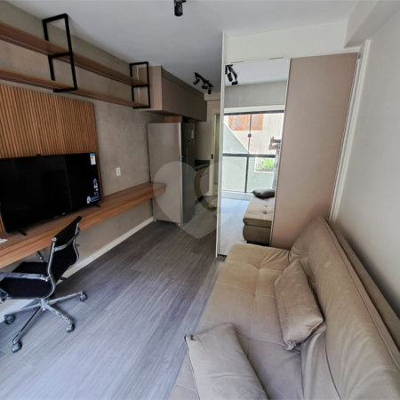 Studio de 35m2 à venda reformado com varanda na Vila Clementino