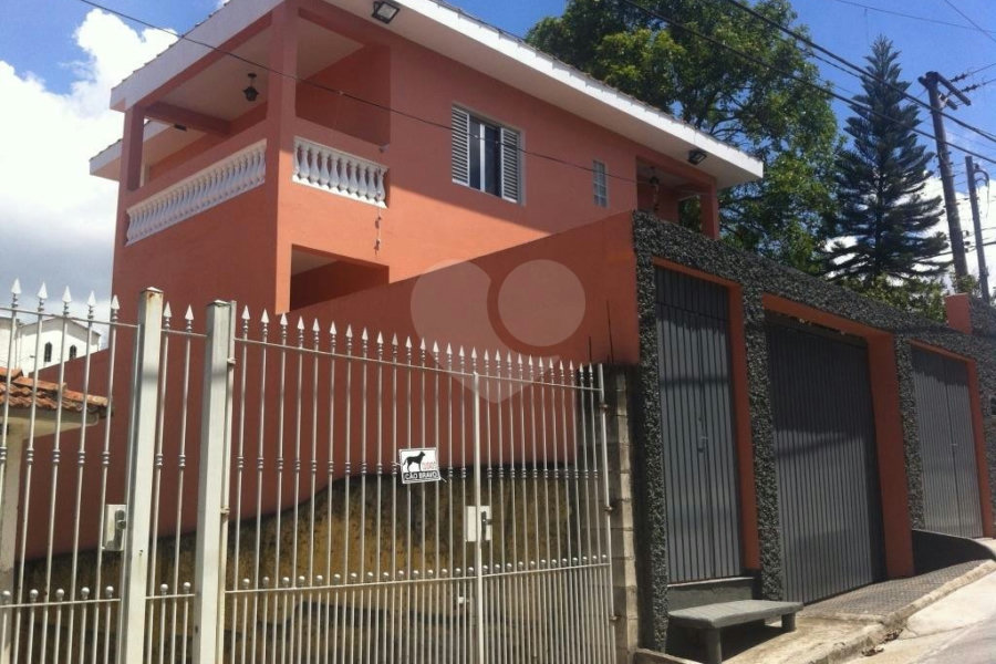 Sobrado na Vila com 269 metros quadrados de área construída 10 minutos do Metrô