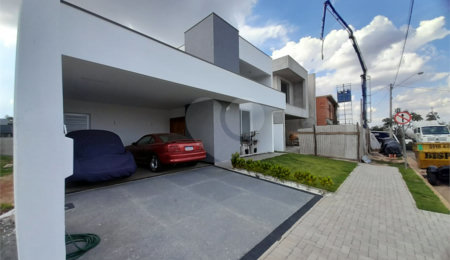 Casa à venda com 3 suítes no condomínio Damha IV, São Carlos - SP