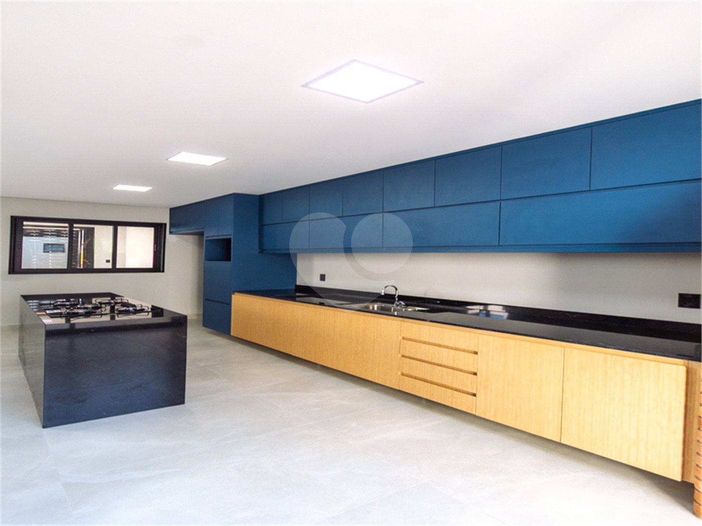Indaiatuba- Jardim Bom Sucesso - Venda: R$ 765.000,00 - Área total: 150m² Área construída: 115m² - 3 dormitórios sendo 1 suíte com armário planejado; Cozinha integrada; Sala para dois ambientes; Banheiros com box gabinetes e espelhos; Área gourmet com churrasqueira a carvão e móveis planejados;