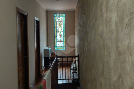 Casa com dois pavimentos na Barra Funda: