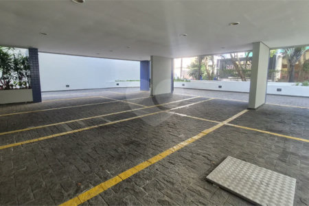Apartamento 2 quartos, sacada e vaga em Santa Cecília