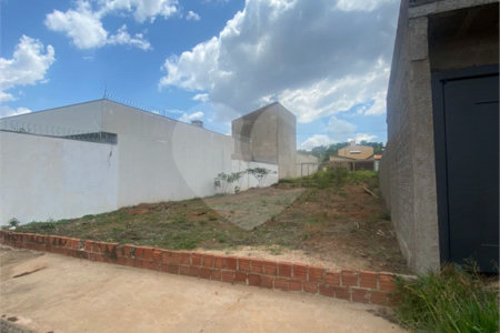 Terreno com 250,00 m² de área total.