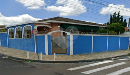 Casa de Vila à venda com 4 quartos, sendo 2 suítes,  em Vila Prado, São Carlos, SP