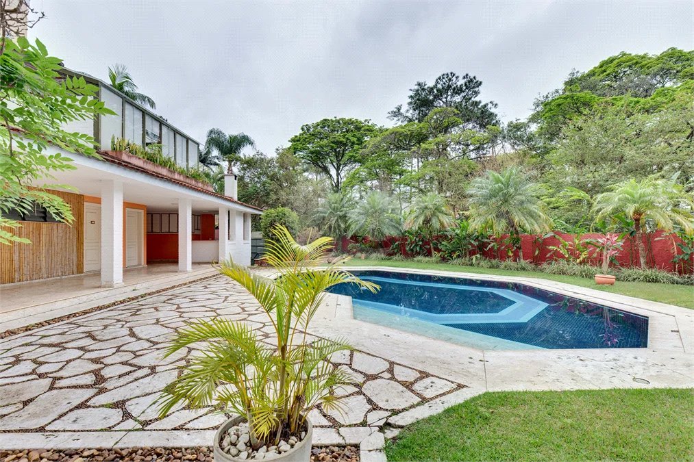 Sobrado à venda ou para alugar com 4 suítes em Alto da Boa Vista, São Paulo, SP