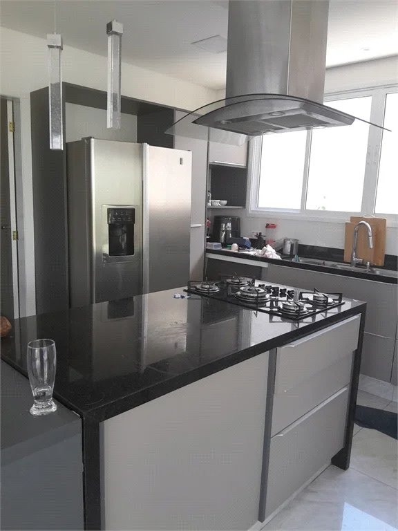 Casa à venda com 3 suítes em Moinho Velho, Cotia, SP