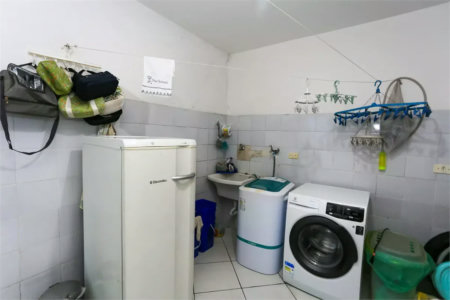 Sobrado à venda com 4 quartos, sendo 1 suíte,  em Vila Sônia, São Paulo, SP
