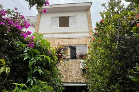 SOBRADO COM 350 M2 ( ABAIXO DO PREÇO DE MERCADO) 3 DORMITÓRIOS 3 SUÍTES SAÚDE
