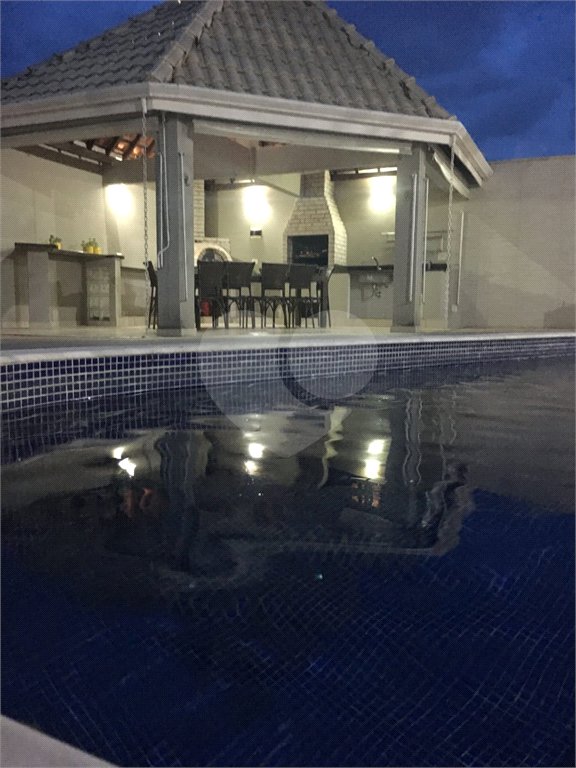 Sobrado à venda ou para alugar com 3 suítes em Villaggio Capríccio, Louveira, SP