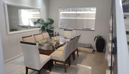 Casa à venda com 4 quartos, sendo 2 suítes,  no condomínio Residencial Jardim das Palmeiras, Vinhedo - SP