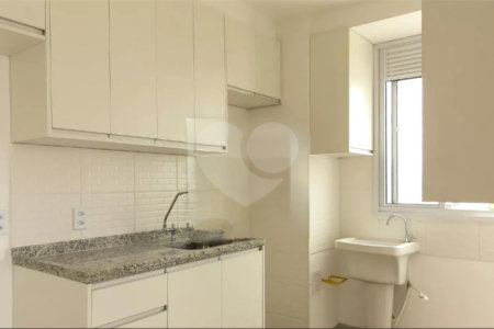 Apartamento de 38 m² com 2 dormitórios no Brás