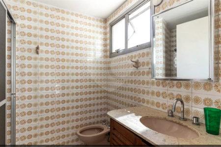 Este elegante apartamento em Higienópolis oferece 224m² de área muito bem distribuída, perfeito para quem valoriza conforto