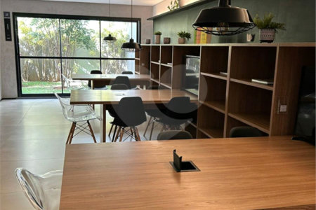 Apartamento mobiliado para locação em Moema.