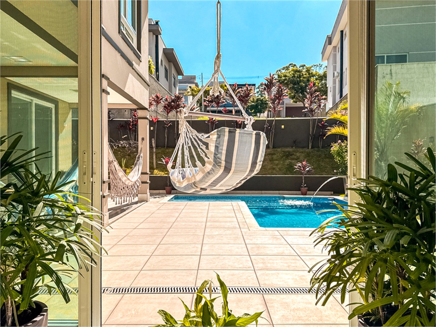 Sobrado à venda em Itupeva – 421,80 m² de terreno – 254,28 m² de área construída – 3 dormitórios – 4 banheiros – 4 vagas de garagem